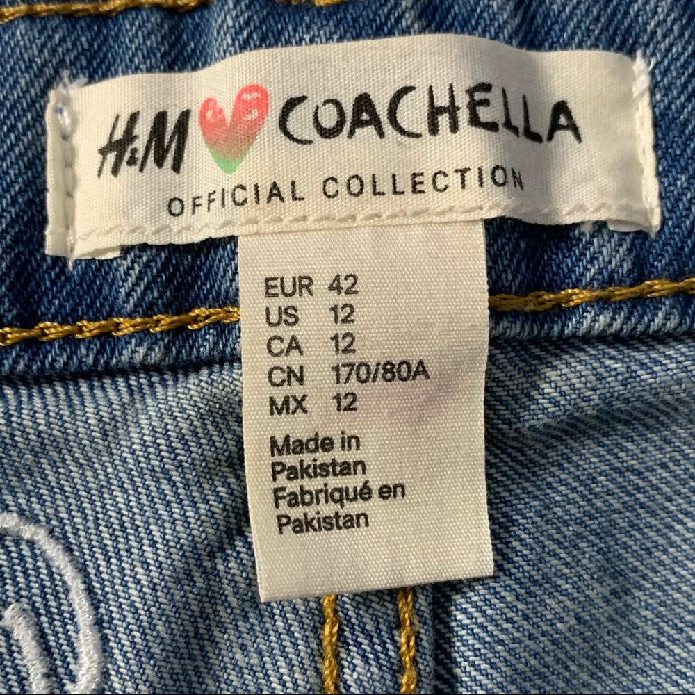 H & M x Coachella Women’s Denim Jean Cutoff Shorts - Picture 8 of 10